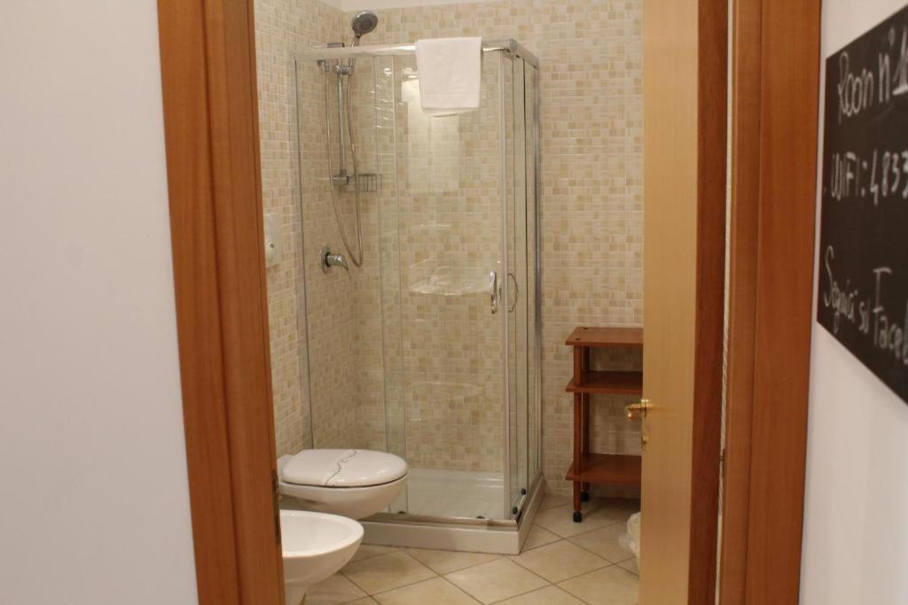 Colonna Rooms & Apartment Trani Exterior photo