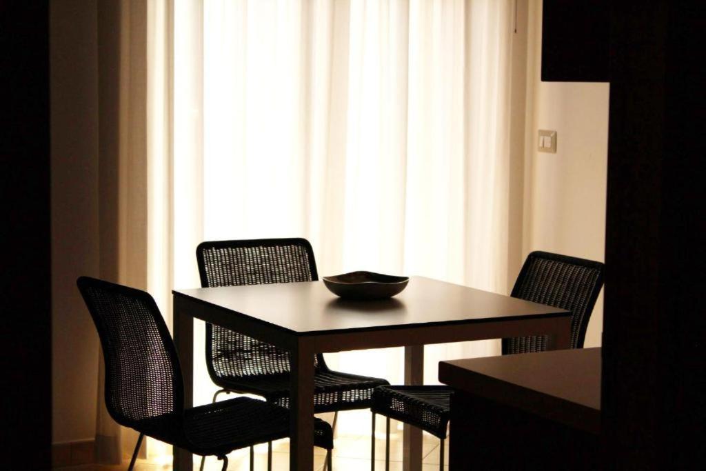 Colonna Rooms & Apartment Trani Exterior photo