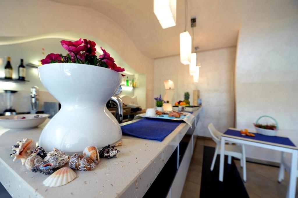 Colonna Rooms & Apartment Trani Exterior photo